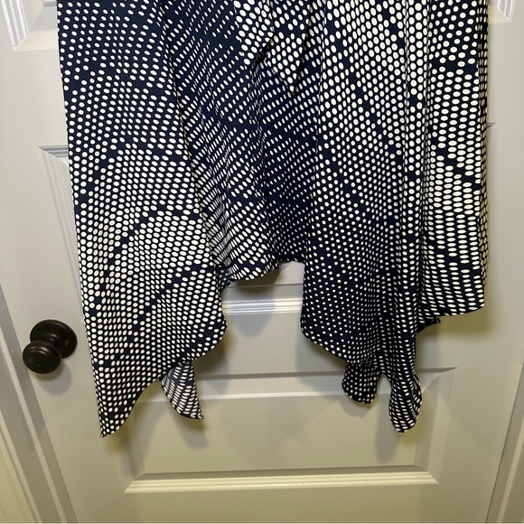 NWT Banana Republic Factory Navy/White Print Handkerchief Hem Skirt size 8 - Picture 9 of 12